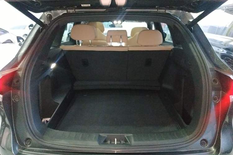 Used CHANGAN CS75 PLUS 2025 4th Generation 1.5T New Blue Whale Smart Flagship Version Trunk