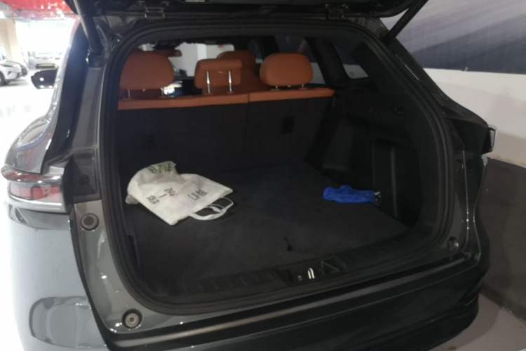 Used CHANGAN CS75 PLUS 2025 4th Generation 1.5T New Blue Whale Smart Luxury Edition Trunk