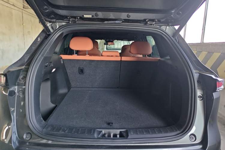 Used CHANGAN CS75 PLUS 2025 4th Generation 1.5T New Blue Whale Smart Flagship Version Trunk