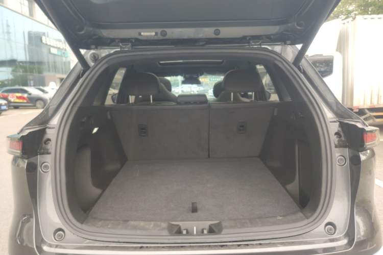 Used CHANGAN CS75 PLUS 2025 4th Generation UItra 2.0T New Blue Whale Smart Intelligent Powertrain Version Trunk