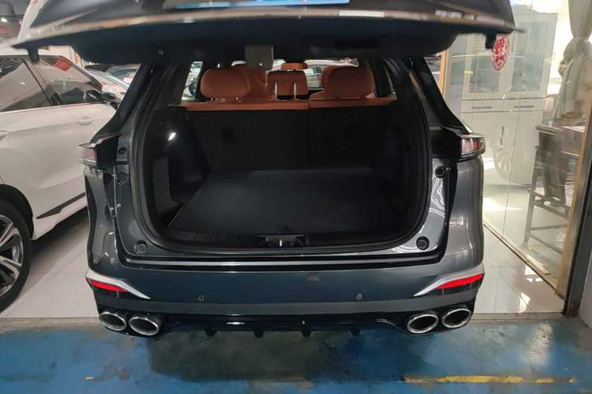 Used CHANGAN CS75 PLUS 2025 4th Generation UItra 2.0T New Blue Whale – Smart & Powerful Version Trunk