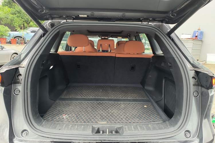 Used CHANGAN CS75 PLUS 2025 4th Generation 1.5T New Blue Whale Smart Flagship Version Trunk