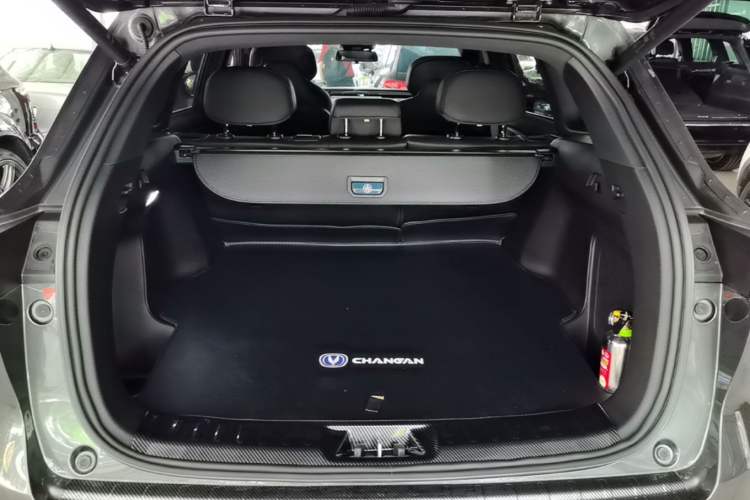 Used CHANGAN CS75 PLUS 2025 4th Generation 1.5T New Blue Whale Smart Flagship Version Trunk