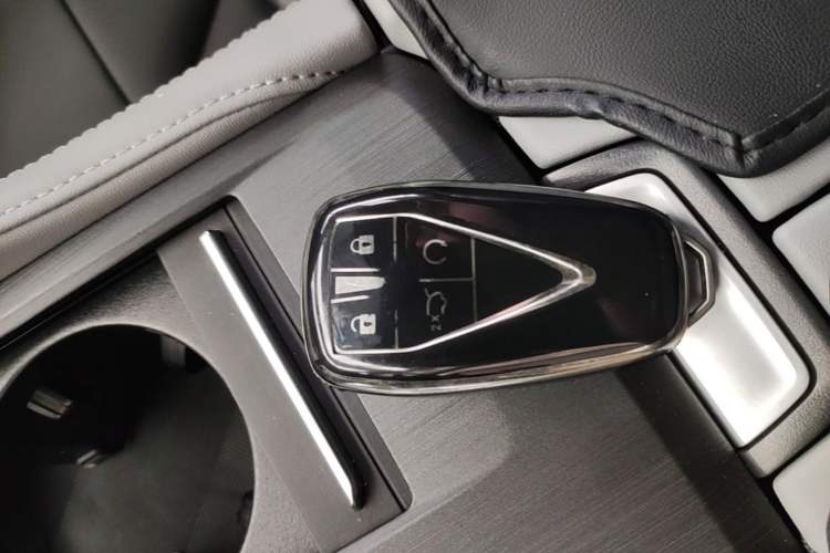 Used CHANGAN CS75 PLUS 2025 Model, 3rd Generation Champion Edition 1.5T Jinghang Version Vehicle Key