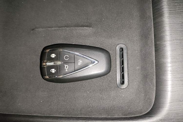 Used CHANGAN CS75 PLUS 2025 4th Generation 1.5T New Blue Whale Smart Flagship Version Vehicle Key
