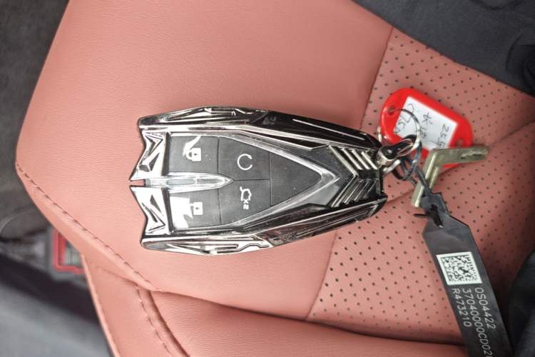 Used CHANGAN CS75 PLUS 2025 Model, 3rd Generation Champion Edition 1.5T Jinghang Version Vehicle Key