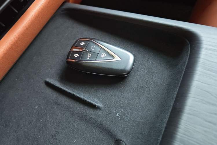 Used CHANGAN CS75 PLUS 2025 4th Generation 1.5T New Blue Whale Smart Flagship Version Vehicle Key