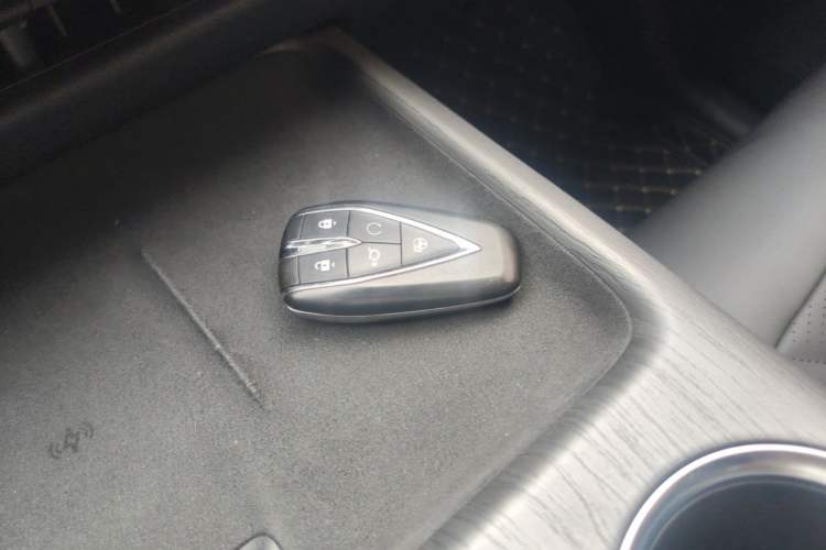 Used CHANGAN CS75 PLUS 2025 4th Generation UItra 2.0T New Blue Whale Smart Intelligent Powertrain Version Vehicle Key