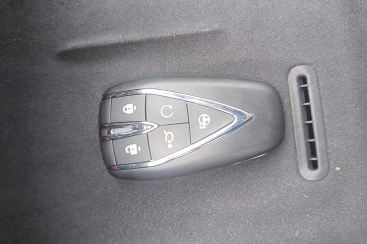Used CHANGAN CS75 PLUS 2025 4th Generation 1.5T New Blue Whale Smart Flagship Version Vehicle Key