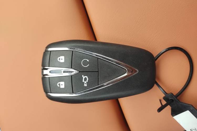 Used CHANGAN CS75 PLUS 2025 Model, 4th Generation 1.5T New Blue Whale Smart Excellence Version Vehicle Key