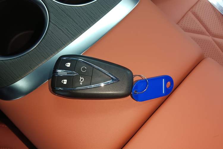 Used CHANGAN CS75 PLUS 2025 4th Generation 1.5T New Blue Whale Smart Luxury Edition Vehicle Key
