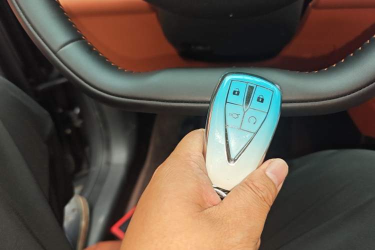 Used CHANGAN CS75 PLUS 2025 4th Generation UItra 2.0T New Blue Whale Engine – Wind Style Vehicle Key