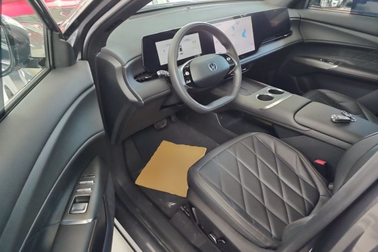 Used CHANGAN CS75 PLUS 2025 4th Generation UItra 2.0T New Blue Whale – Smart & Powerful Version Driver Seat
