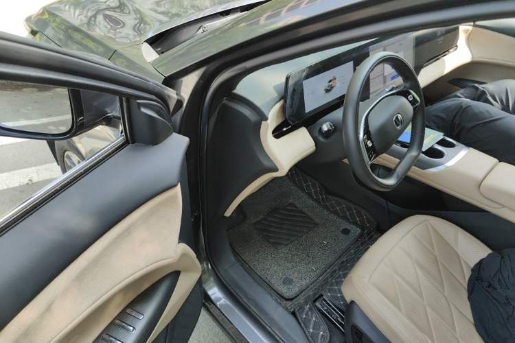 Used CHANGAN CS75 PLUS 2025 4th Generation 1.5T New Blue Whale Smart Luxury Edition Driver Seat