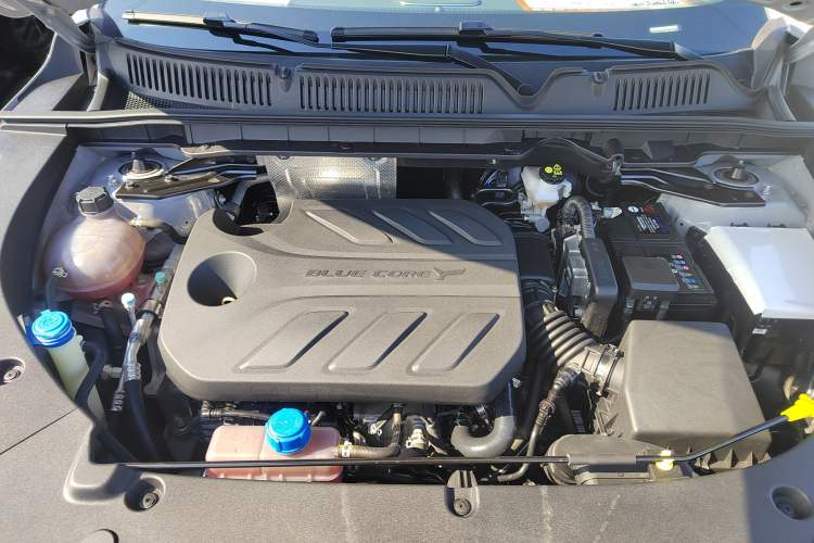 Used CHANGAN CS75 PLUS 2025 4th Generation 1.5T New Blue Whale Smart Flagship Version Engine Bay