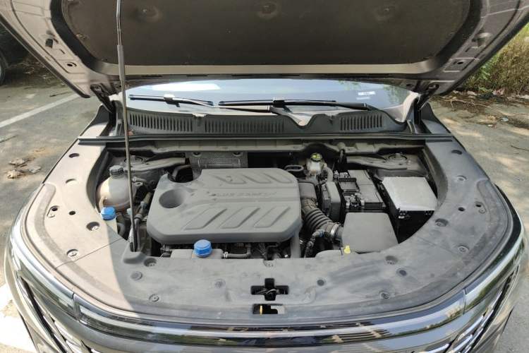 Used CHANGAN CS75 PLUS 2025 4th Generation 1.5T New Blue Whale Smart Luxury Edition Engine Bay