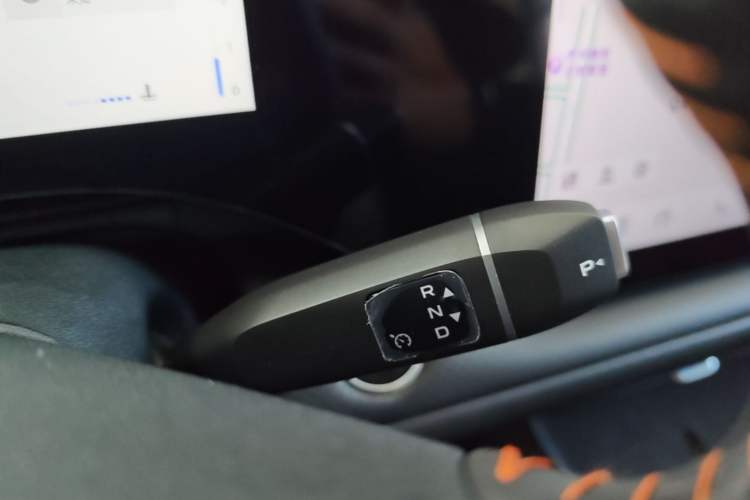 Used CHANGAN CS75 PLUS 2025 4th Generation UItra 2.0T New Blue Whale – Smart & Powerful Version Gear Lever