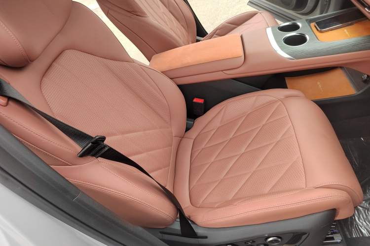 Used CHANGAN CS75 PLUS 2025 4th Generation 1.5T New Blue Whale Smart Flagship Version Interior 11