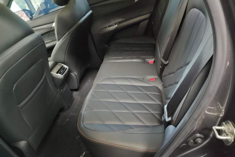 Used CHANGAN CS75 PLUS 2025 4th Generation UItra 2.0T New Blue Whale – Smart & Powerful Version Left Rear Seat