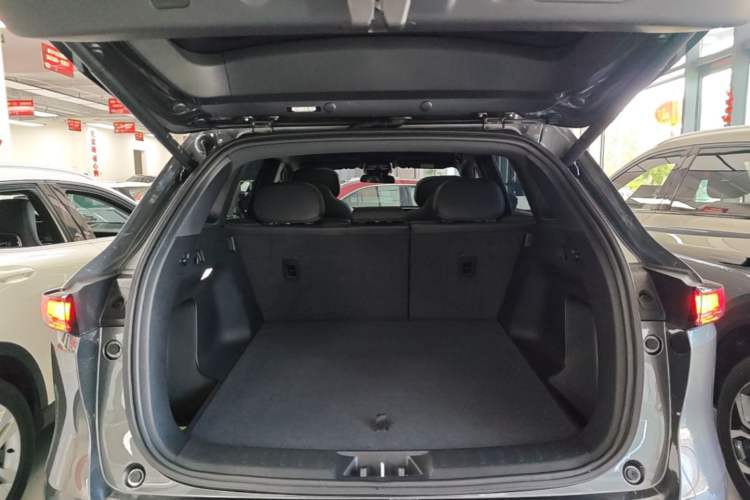 Used CHANGAN CS75 PLUS 2025 4th Generation UItra 2.0T New Blue Whale – Smart & Powerful Version Trunk