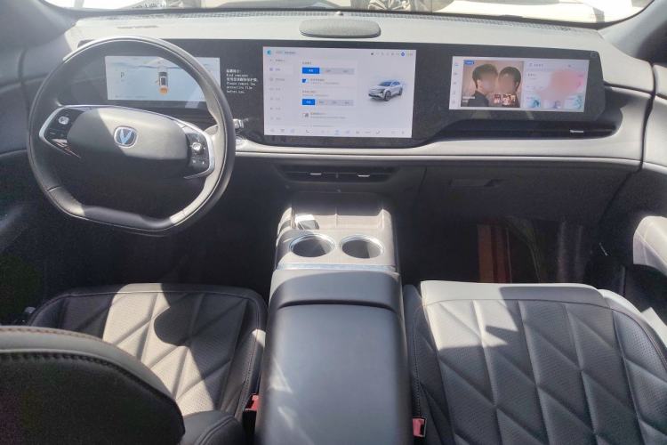 Used CHANGAN CS75 PLUS 2025 4th Generation UItra 2.0T New Blue Whale Engine – Cloud Edition Audio And AC Panel