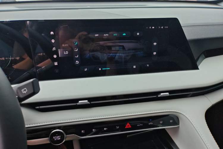 Used CHANGAN CS75 PLUS 2025 Model, 3rd Generation Champion Edition 1.5T Jinghang Version Audio And AC Panel