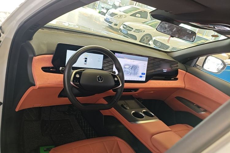 Used CHANGAN CS75 PLUS 2025 4th Generation 1.5T New Blue Whale Smart Luxury Edition Center Console