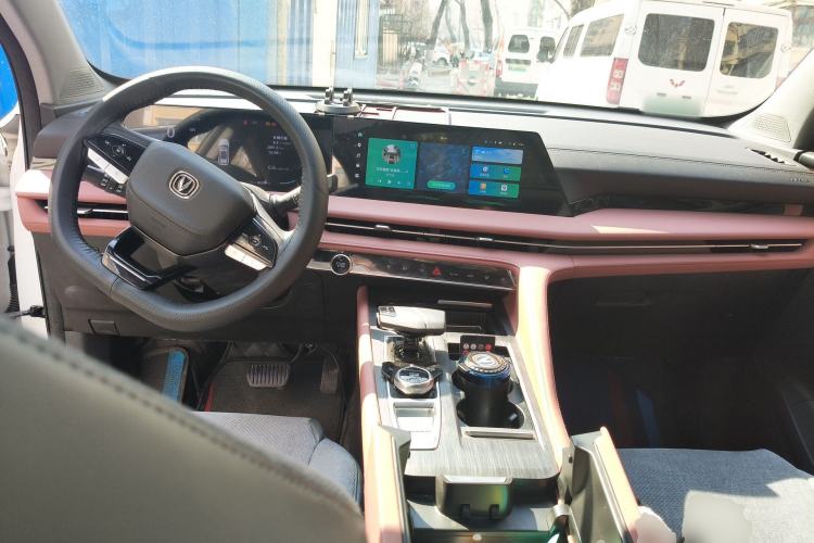 Used CHANGAN CS75 PLUS 2025 Model, 3rd Generation Champion Edition 1.5T Jinghang Version Center Console