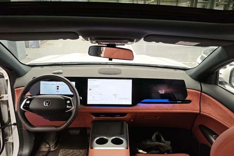 Used CHANGAN CS75 PLUS 2025 4th Generation UItra 2.0T New Blue Whale Smart Intelligent Powertrain Version Center Console