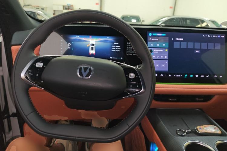 Used CHANGAN CS75 PLUS 2025 4th Generation UItra 2.0T New Blue Whale Engine – Cloud Edition Center Console