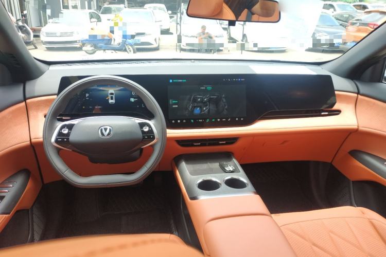 Used CHANGAN CS75 PLUS 2025 4th Generation 1.5T New Blue Whale Smart Luxury Edition Center Console
