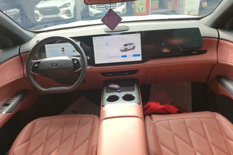 Used CHANGAN CS75 PLUS 2025 4th Generation 1.5T New Blue Whale Smart Flagship Version Center Console