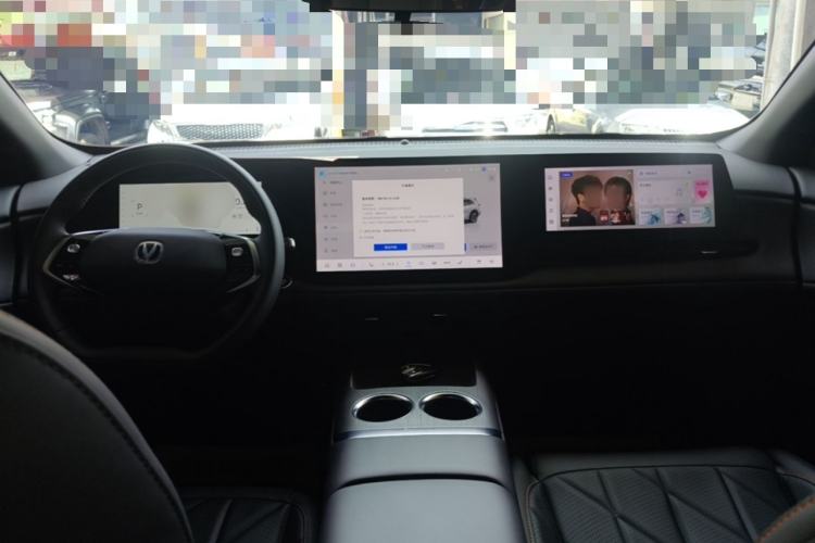Used CHANGAN CS75 PLUS 2025 4th Generation 1.5T New Blue Whale Smart Luxury Edition Center Console