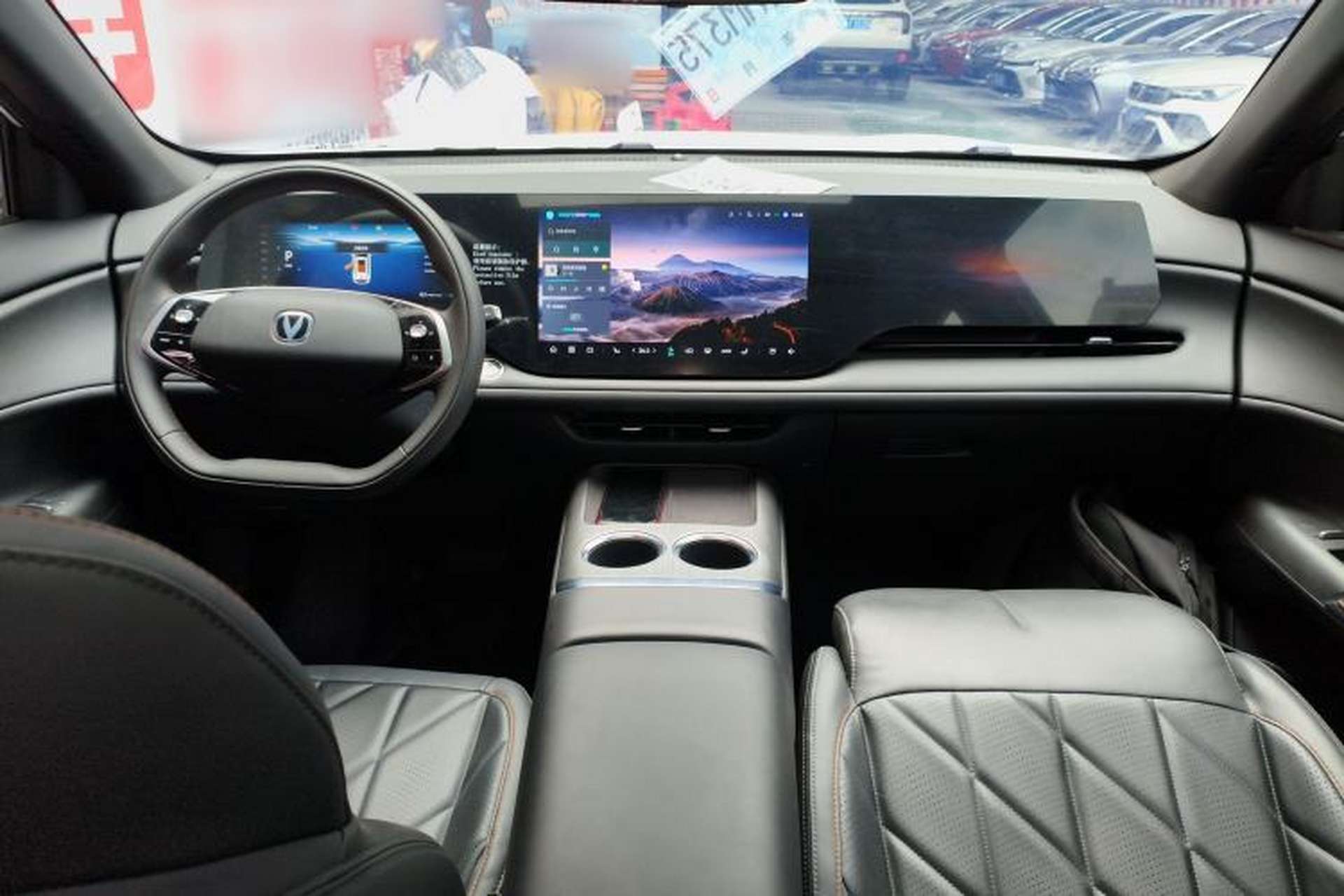 Used CHANGAN CS75 PLUS 2025 4th Generation 1.5T New Blue Whale Smart Luxury Edition Center Console