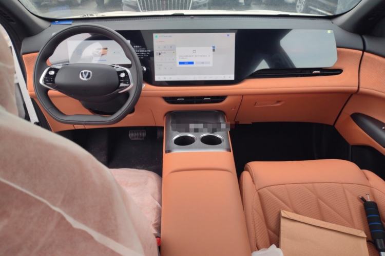 Used CHANGAN CS75 PLUS 2025 4th Generation 1.5T New Blue Whale Smart Luxury Edition Center Console