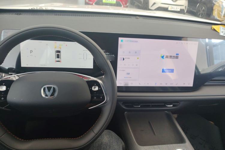 Used CHANGAN CS75 PLUS 2025 Model, 4th Generation 1.5T New Blue Whale Smart Excellence Version Center Console