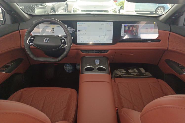 Used CHANGAN CS75 PLUS 2025 4th Generation 1.5T New Blue Whale Smart Luxury Edition Center Console