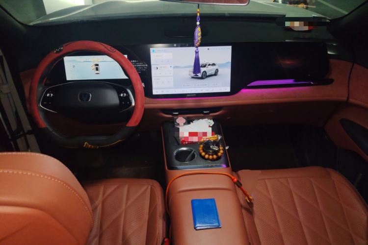 Used CHANGAN CS75 PLUS 2025 4th Generation 1.5T New Blue Whale Smart Flagship Version Center Console