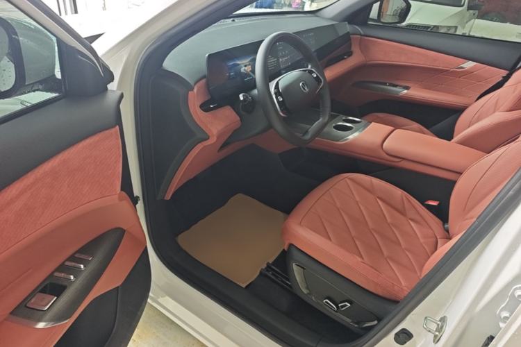 Used CHANGAN CS75 PLUS 2025 4th Generation 1.5T New Blue Whale Smart Luxury Edition Driver Seat