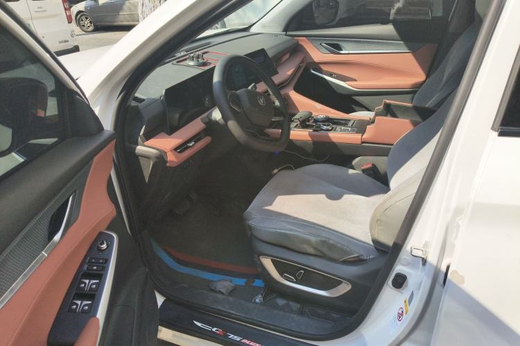 Used CHANGAN CS75 PLUS 2025 Model, 3rd Generation Champion Edition 1.5T Jinghang Version Driver Seat