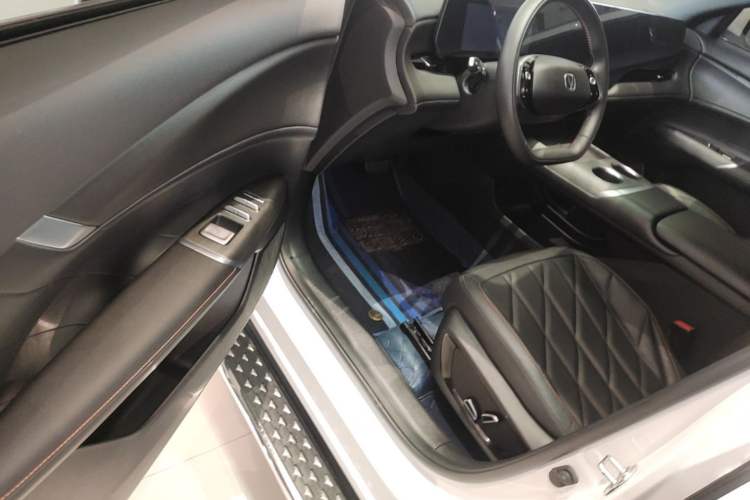 Used CHANGAN CS75 PLUS 2025 4th Generation 1.5T New Blue Whale Smart Luxury Edition Driver Seat