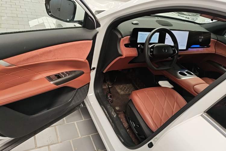 Used CHANGAN CS75 PLUS 2025 4th Generation UItra 2.0T New Blue Whale Smart Intelligent Powertrain Version Driver Seat