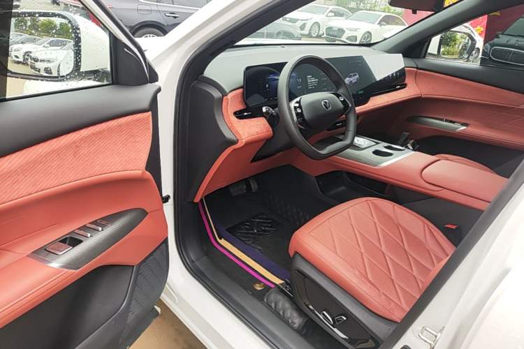 Used CHANGAN CS75 PLUS 2025 4th Generation UItra 2.0T New Blue Whale Engine – Wind Style Driver Seat