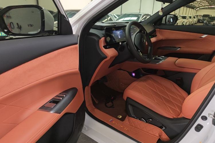 Used CHANGAN CS75 PLUS 2025 4th Generation UItra 2.0T New Blue Whale Engine – Cloud Edition Driver Seat