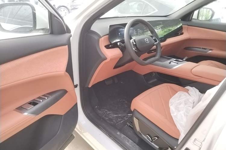 Used CHANGAN CS75 PLUS 2025 4th Generation 1.5T New Blue Whale Smart Luxury Edition Driver Seat