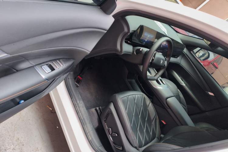 Used CHANGAN CS75 PLUS 2025 4th Generation 1.5T New Blue Whale Smart Luxury Edition Driver Seat