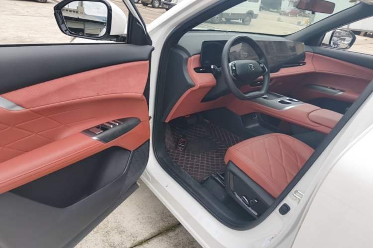 Used CHANGAN CS75 PLUS 2025 4th Generation UItra 2.0T New Blue Whale – Smart & Powerful Version Driver Seat