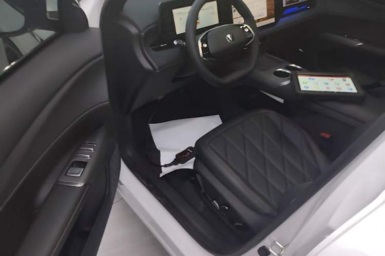 Used CHANGAN CS75 PLUS 2025 4th Generation 1.5T New Blue Whale Smart Flagship Version Driver Seat