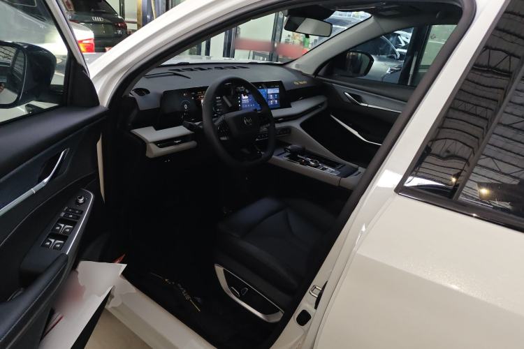 Used CHANGAN CS75 PLUS 2025 Model, 3rd Generation Champion Edition 1.5T Jinghang Version Driver Seat
