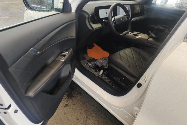 Used CHANGAN CS75 PLUS 2025 4th Generation UItra 2.0T New Blue Whale – Smart & Powerful Version Driver Seat